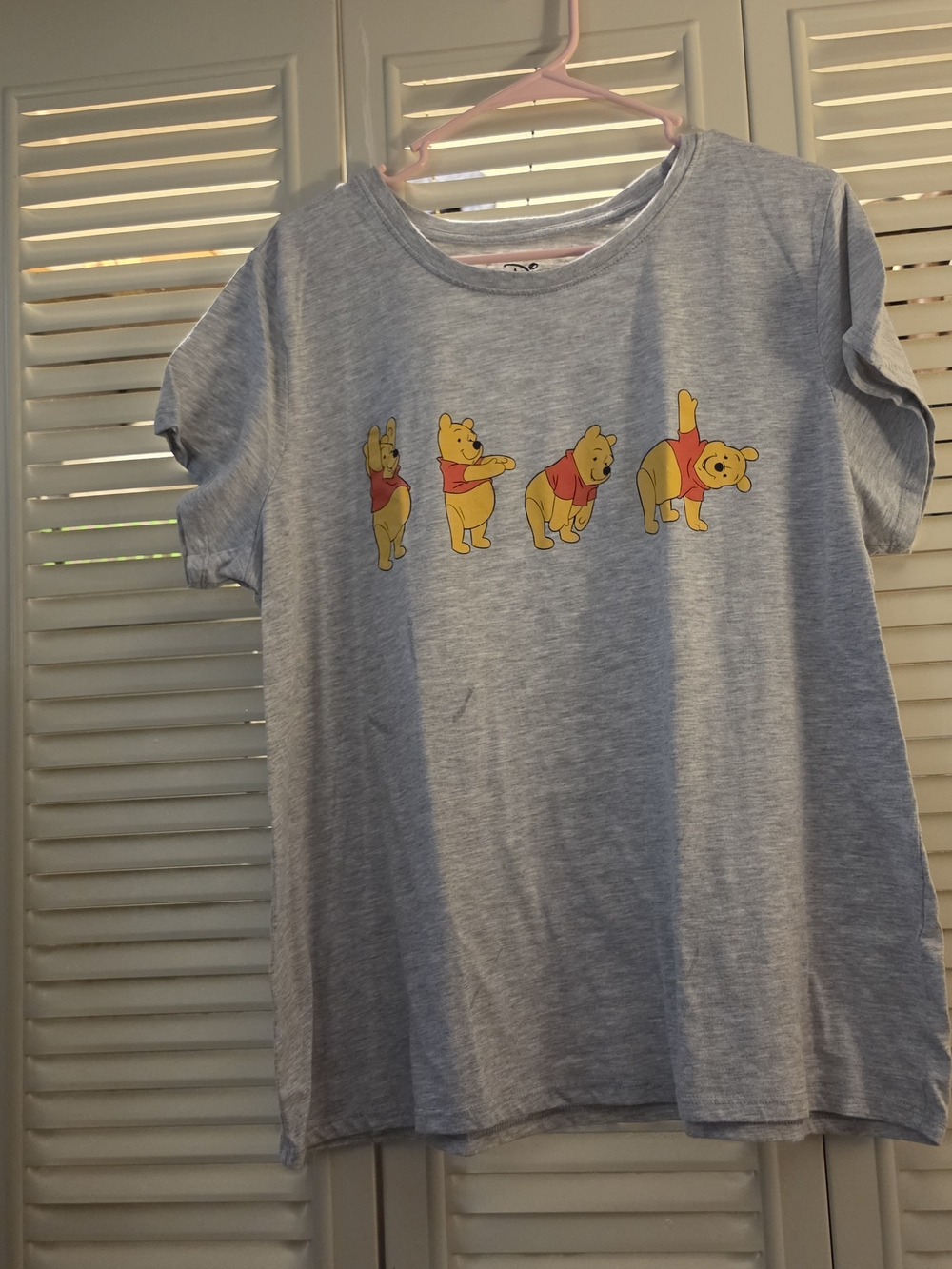 Disney Winnie the Pooh 2XL Gray Graphic T-Shirt Yoga Pose Tee